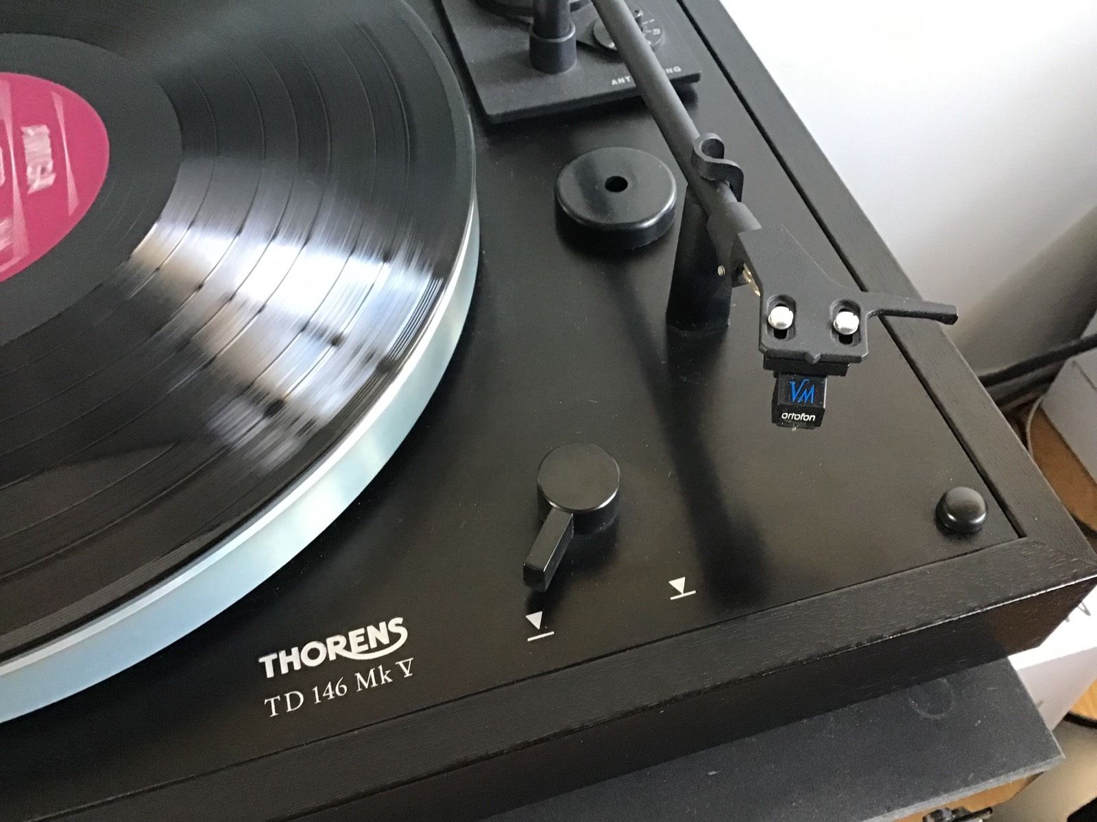 Thorens TD 146 Mk V Pink Fish Media