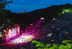 The venue, the 'Waldbühne' is an impressive amphitheatre surrounded by woodland, next to Berlin's Olympic Stadium.
